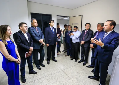 Autoridades participaram da visita