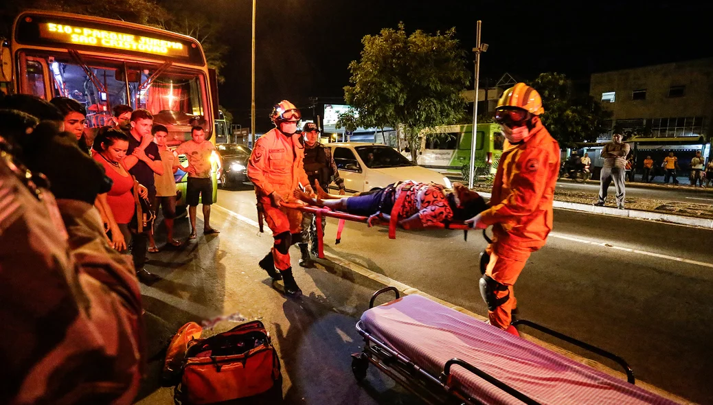 Corpo de Bombeiros socorre vítima de atropelamento 