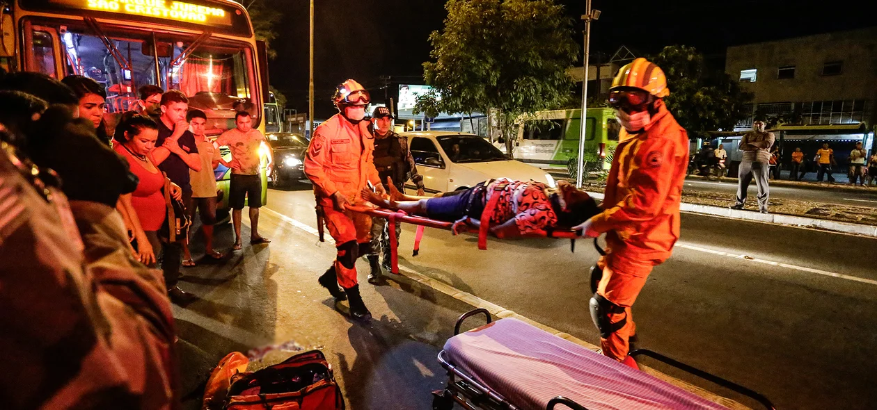Corpo de Bombeiros socorre vítima de atropelamento 