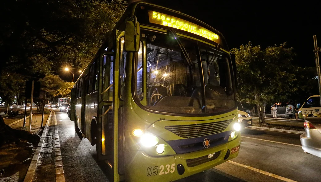 Ônibus que atropelou a senhora 