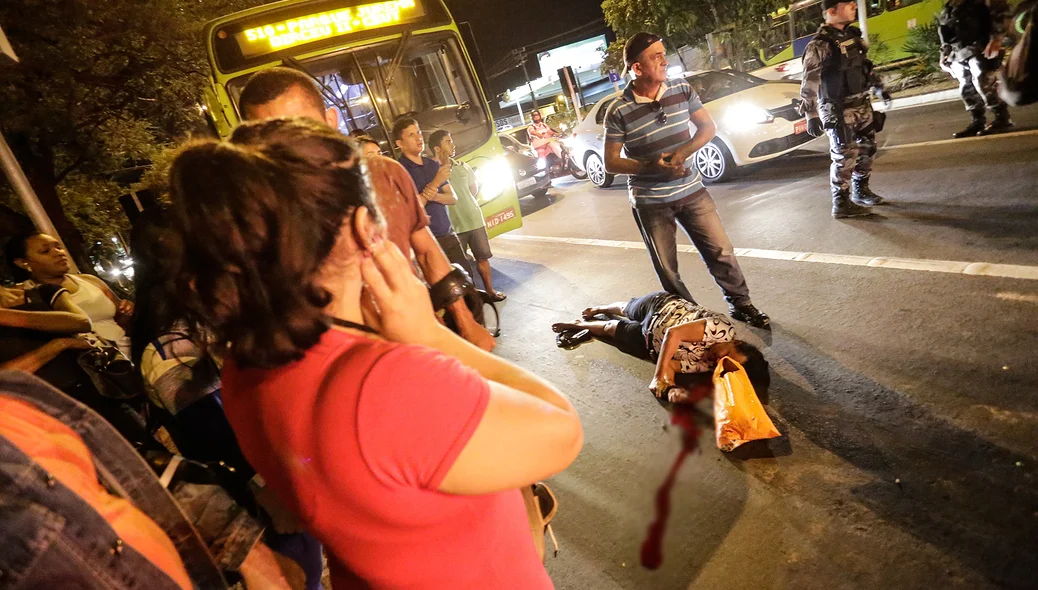 Senhora atropelada pelo ônibus 