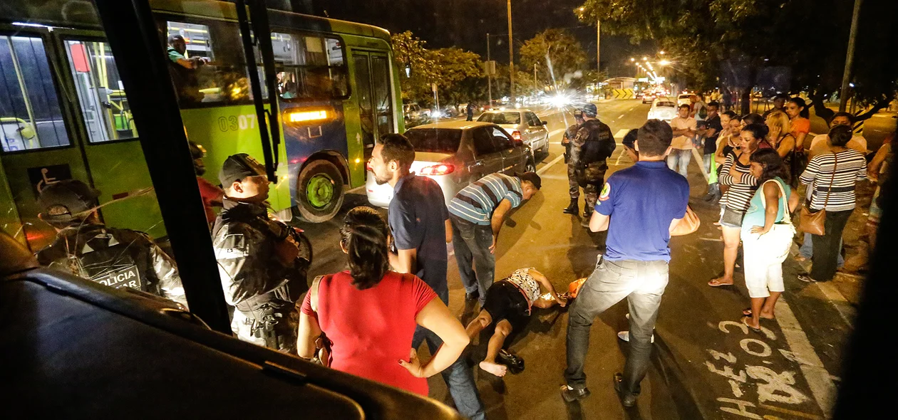 Senhora é atropelada na na avenida João XXIII 