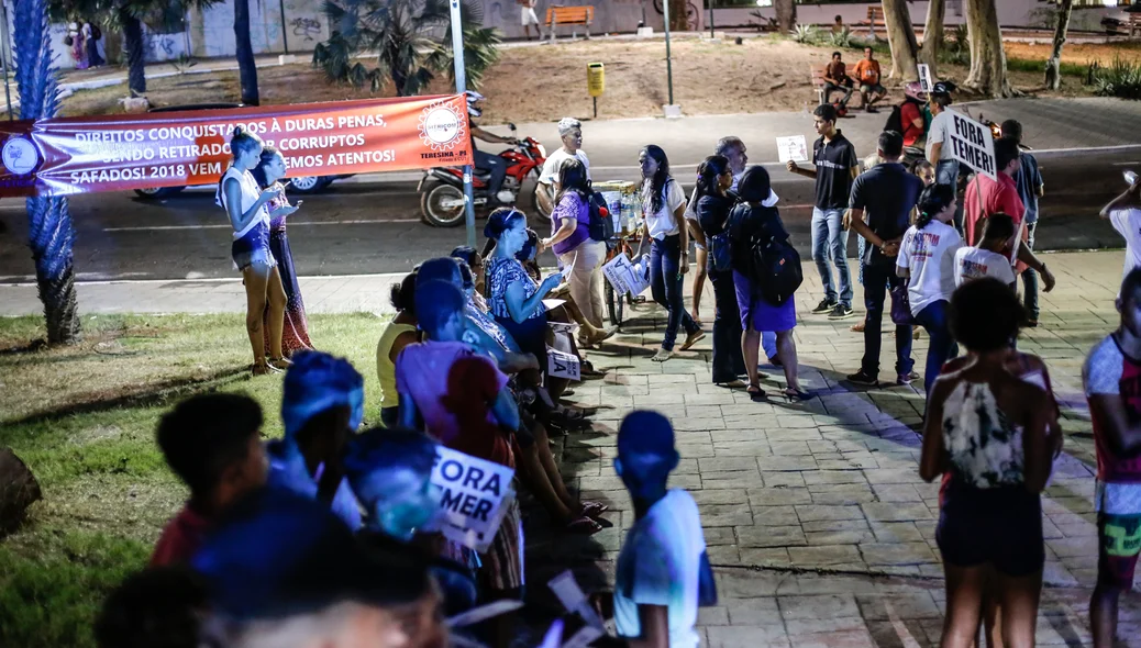 Manifestação na praça da liberdade 