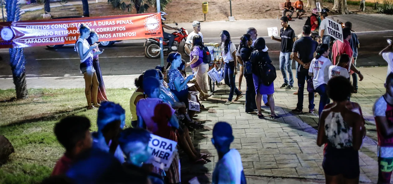 Manifestação na praça da liberdade 