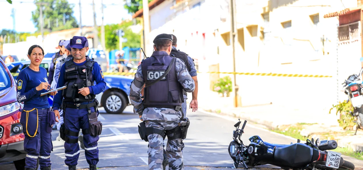 Polícia Militar no local do crime