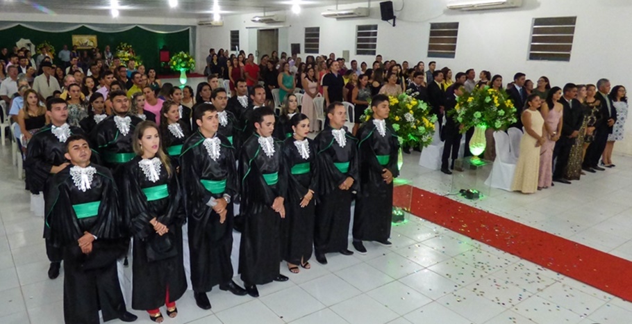 Formatura de Educação Física em Cocal
