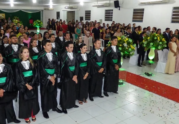 Formatura de Educação Física em Cocal