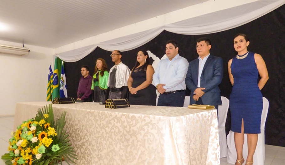 Prefeito Rubens Vieira participa de formatura