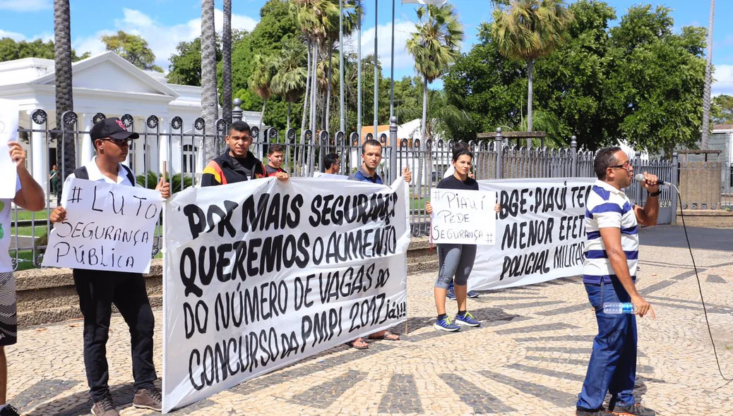 Manifestação no Palácio de Karnak