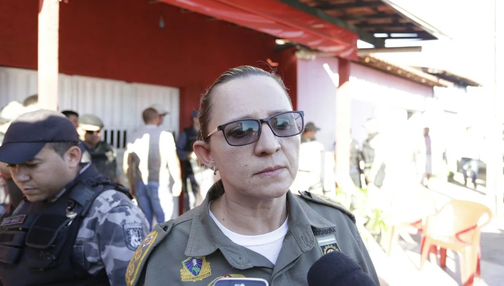 Coronel Júlia Beatriz, da PM-PI, esteve no local
