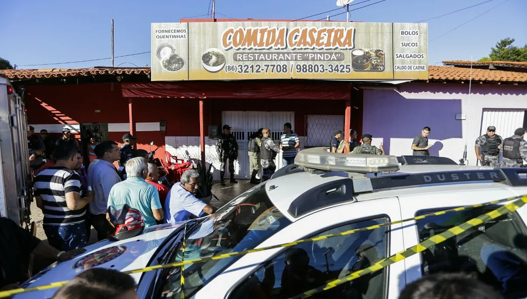 Local foi isolado pela polícia durante a perícia