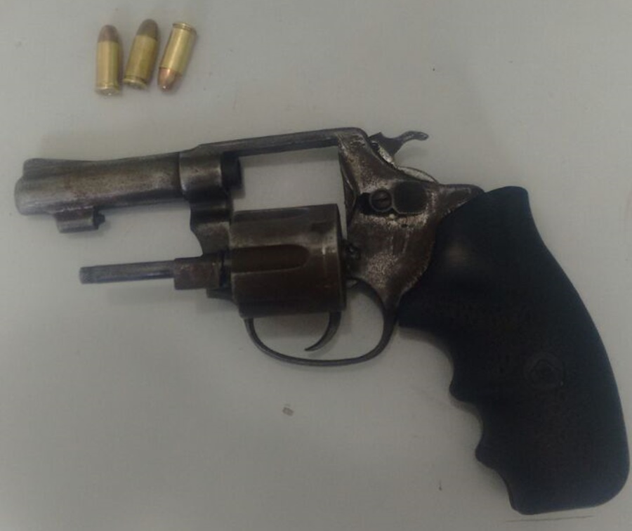 Menor estava com revólver calibre 32 e três munições