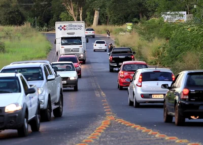 Trânsito na saída de Teresina
