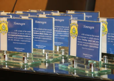 Placas entregues aos homenageados