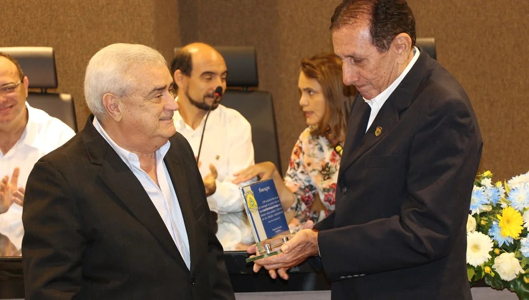 Policial homenageado
