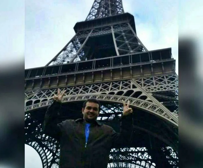 Empresário ostentando em Paris