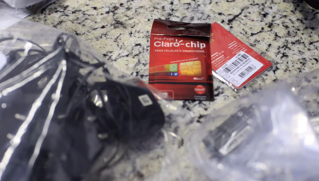 Chips para celulares também foram apreendidos pela Polícia Civil