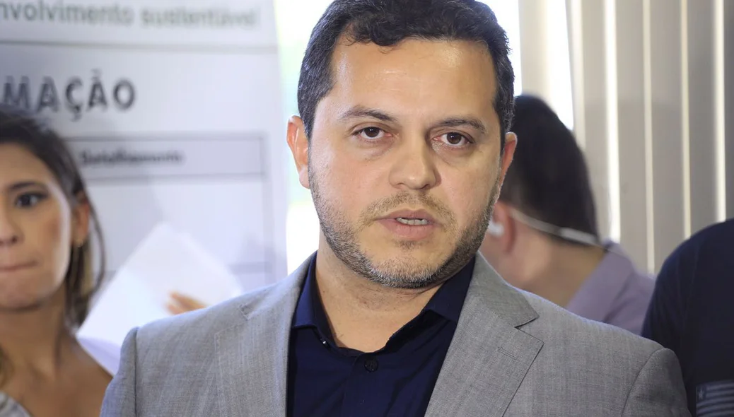 Delegado Carlos César