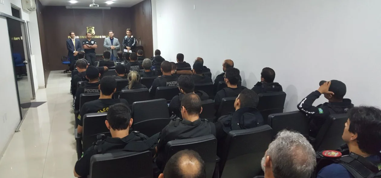 Policiais civis e militares envolvidos na operação