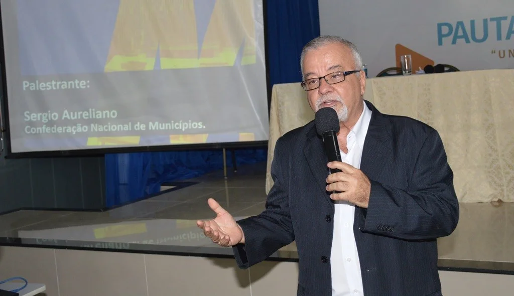 Primeiro palestrante do encontro