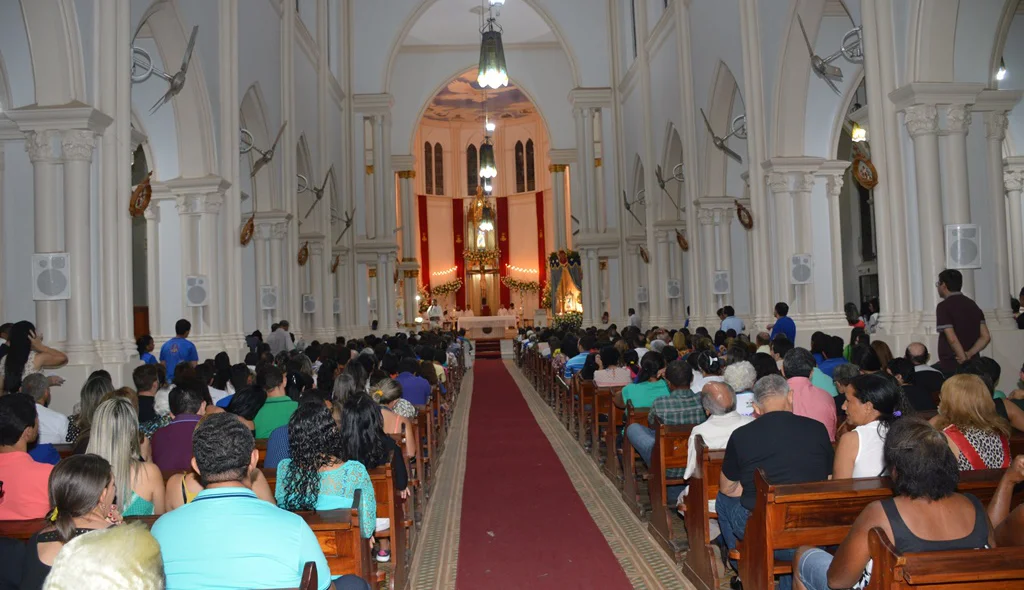 Catedral ficou lotada na abertura dos festejos