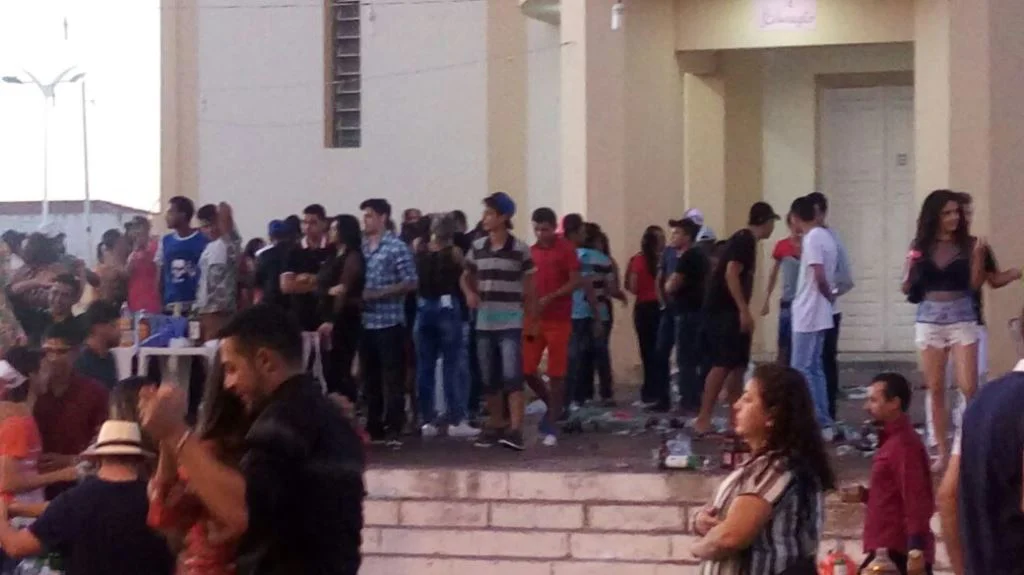 Visão do patamar da Igreja durante a festa da Prefeitura