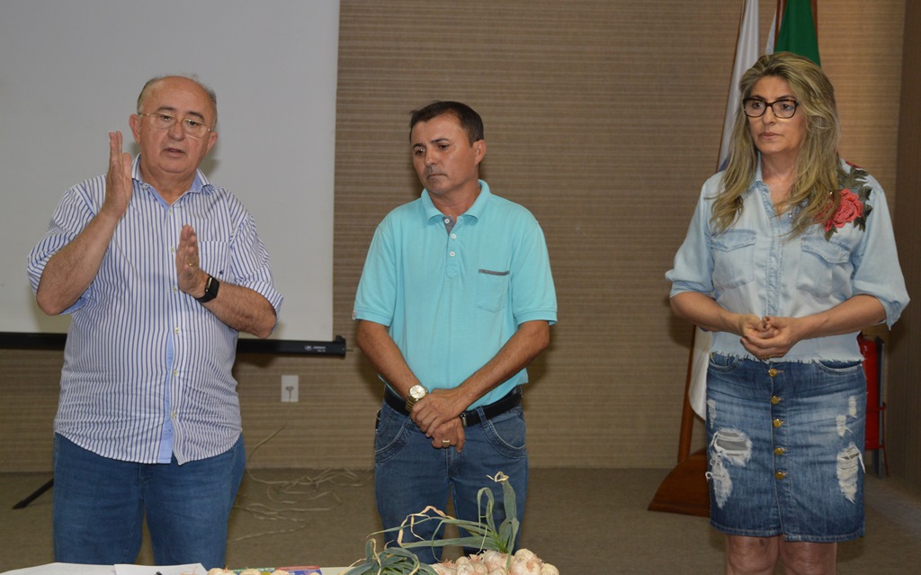 Deputado Júlio César participa de encontro com produtores de alho em Picos