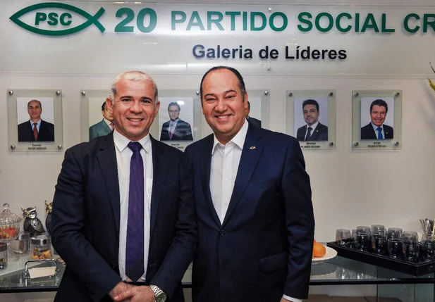 Tiago Vasconcelos e pastor Everaldo