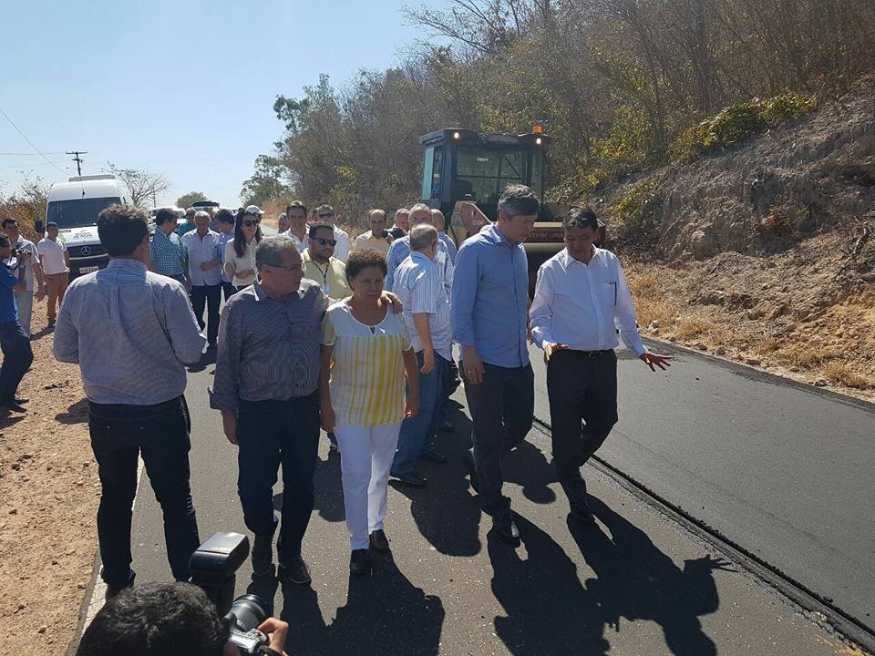 Regina Sousa ao lado de Assis Carvalho