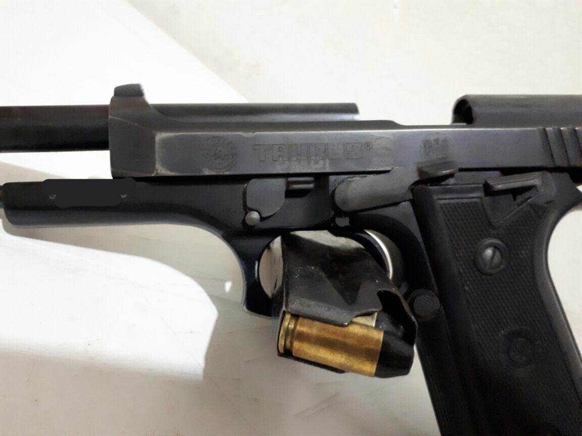 Arma de uso restrito