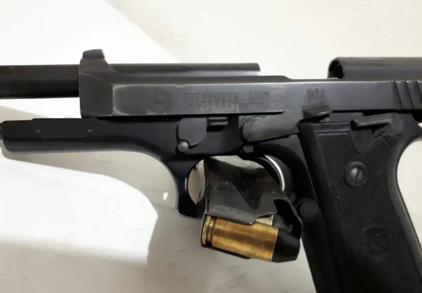 Arma de uso restrito