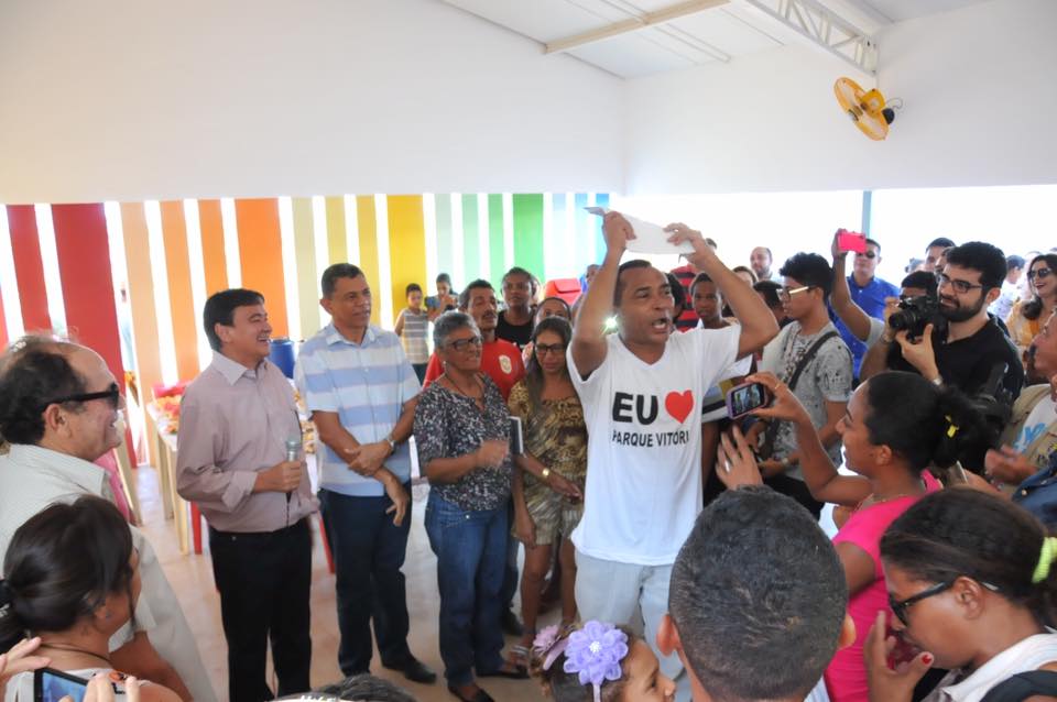 Zé da Cruz comemora ordem de serviço
