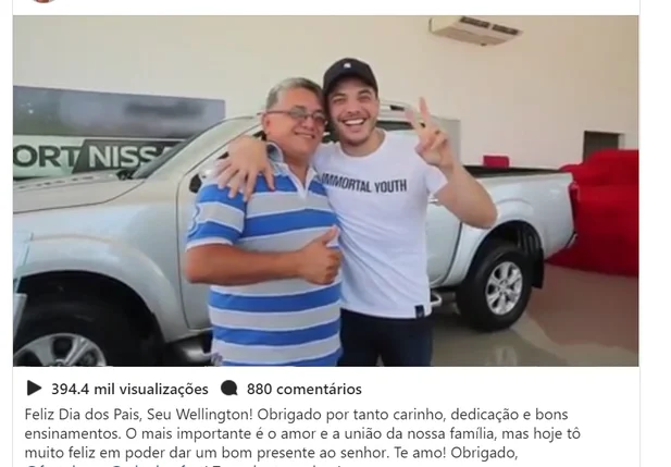 Wesley Safadão dá um carro de presente ao pai