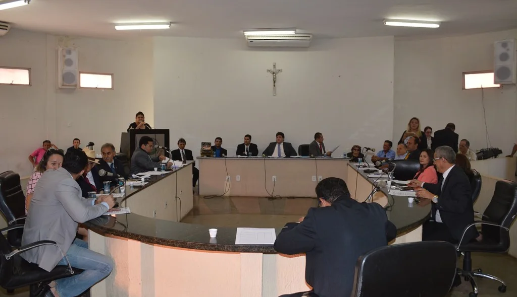 Autoridades prestigiam posse de João Bosco