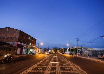 Avenida Freitas Neto no bairro Mocambinho 