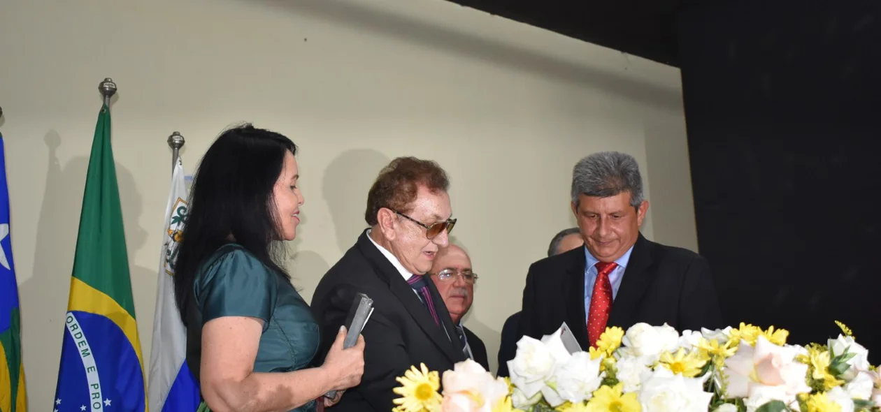Presidente da FIEPI recebe homenagem 