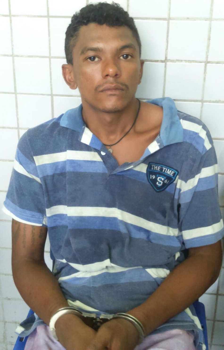 Alex Silva Oliveira, de 35 anos, foi preso e conduzido para a Central de Flagrantes