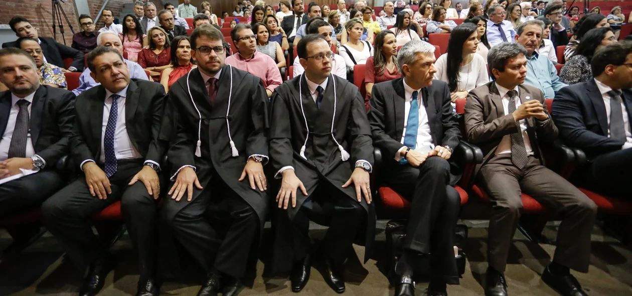 Magistrados e autoridades 