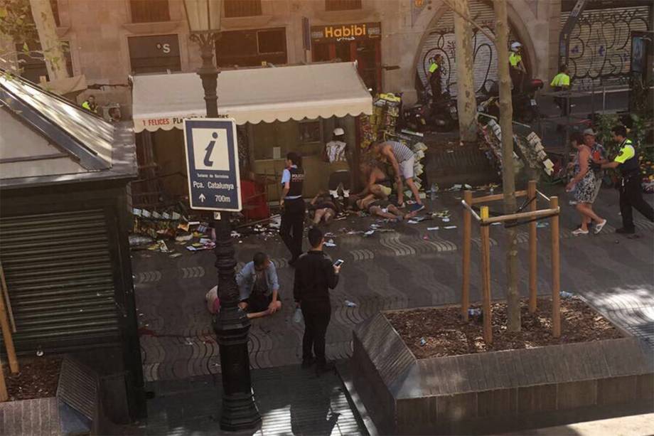Motorista atropela várias pessoas em Barcelona