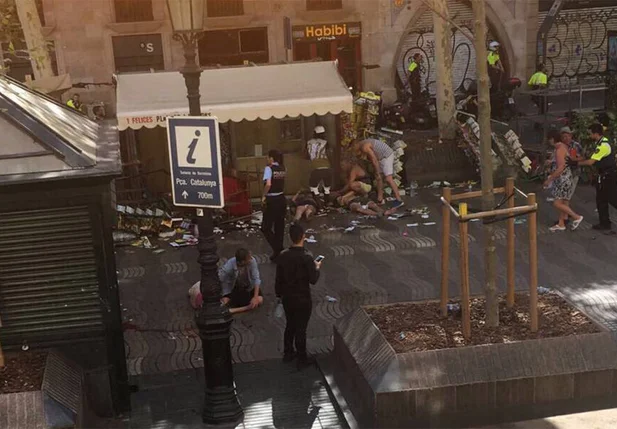 Motorista atropela várias pessoas em Barcelona