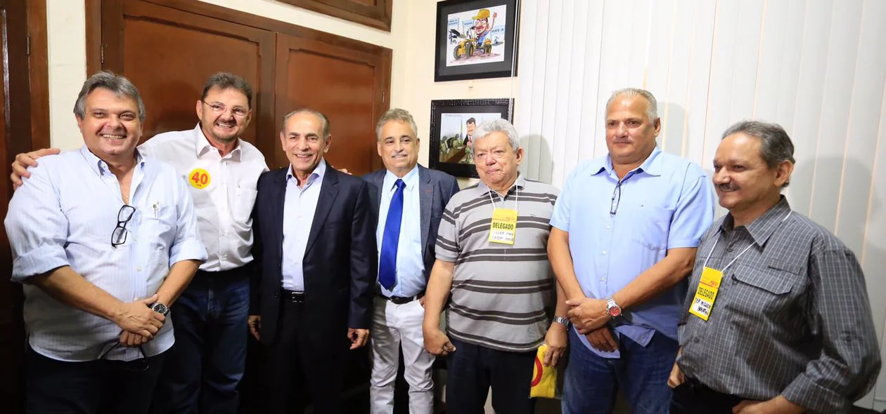 Autoridades políticas no encontro do PSB