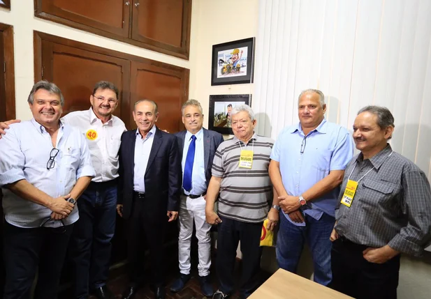 Autoridades políticas no encontro do PSB