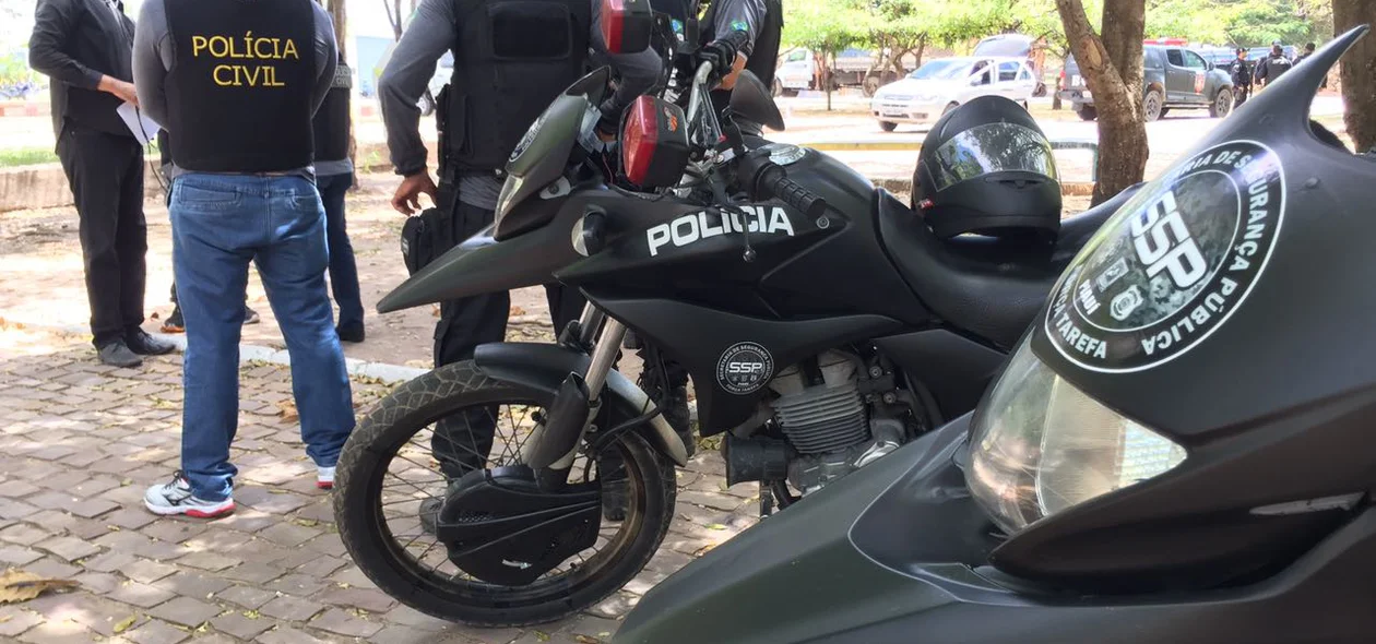 Polícia Militar e civil participaram da operação 