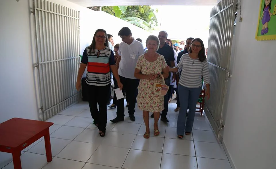 Prefeita visita nova unidade básica 