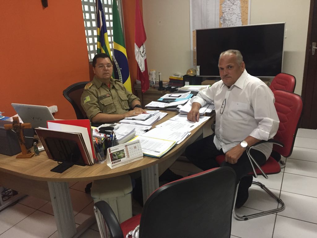 Mauro Tapety na sede do Corpo de Bombeiros