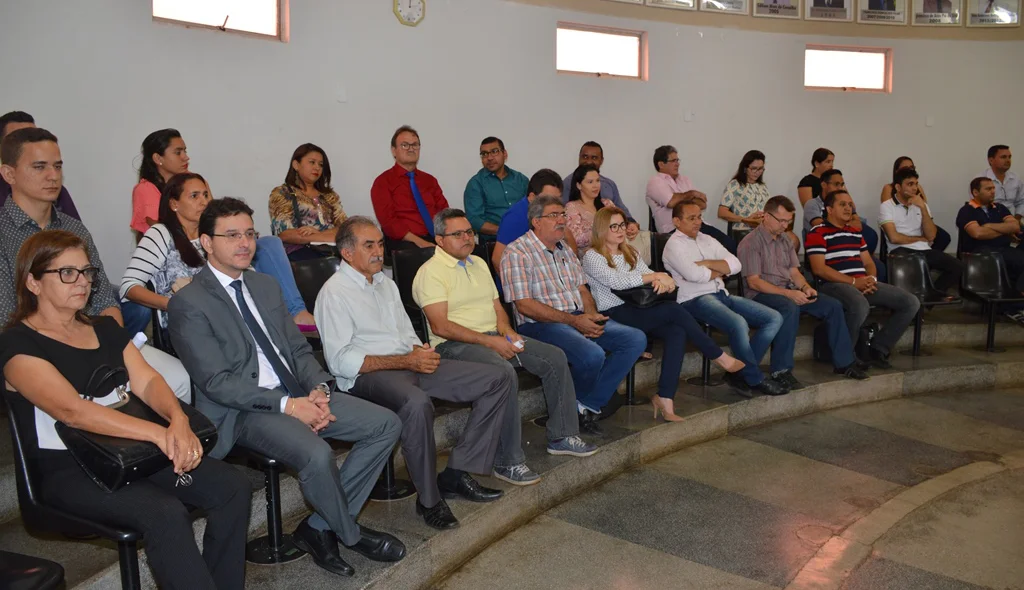 Gestores municipais prestigiam abertura do evento