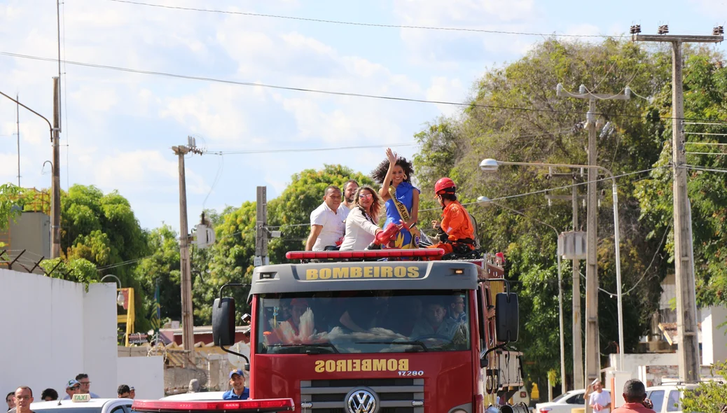 Miss no carro do Corpo de Bombeiros