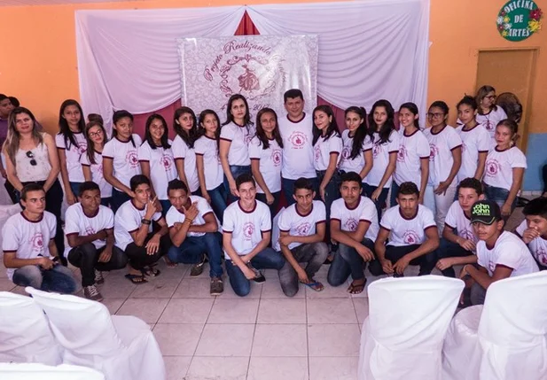 Prefeito e Adolescentes do Projeto Realizando Sonhos 