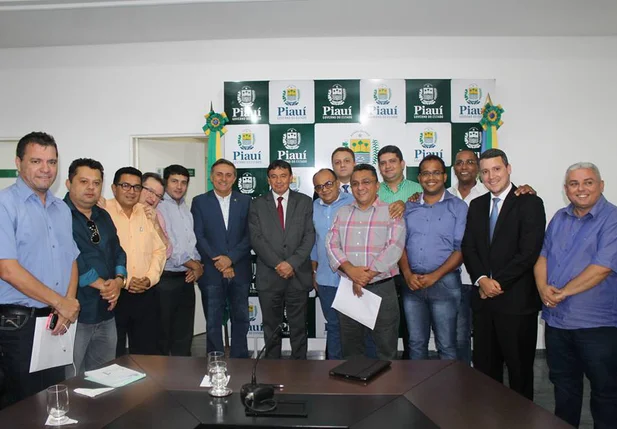 Wellington Dias se reúne com vereadores de Teresina