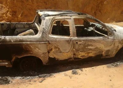 Carro roubado é encontrado incendiado